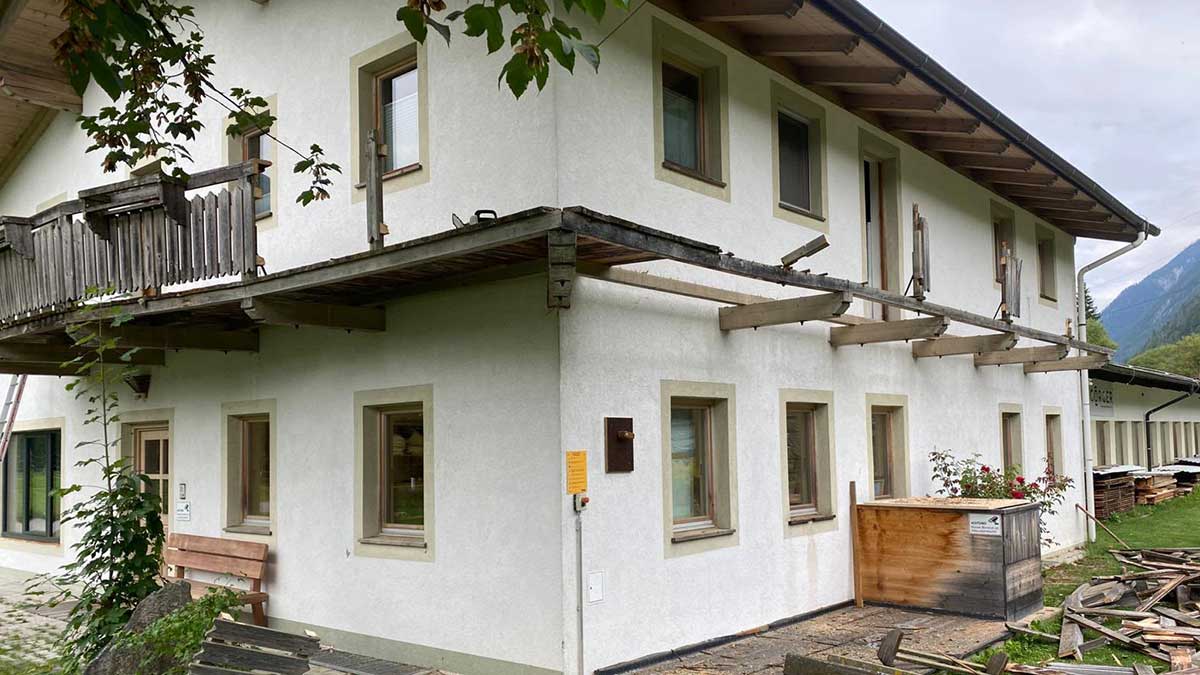 Drevený balkón a obklad rodinného domu – MGco